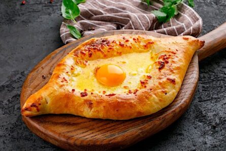 Хачапури по-аджарски